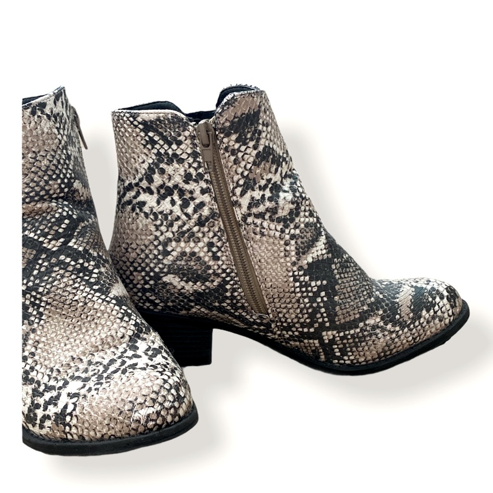 Ankle boots